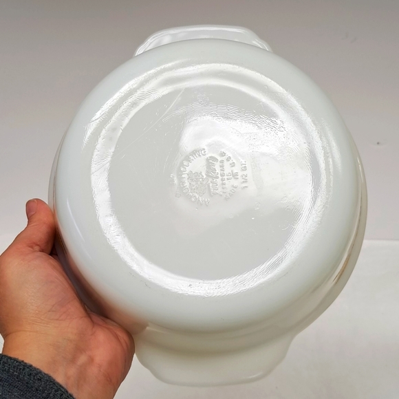 Vintage FIRE KING wheat design 1 1/2 Qt casserole with lid - Picture 4 of 7